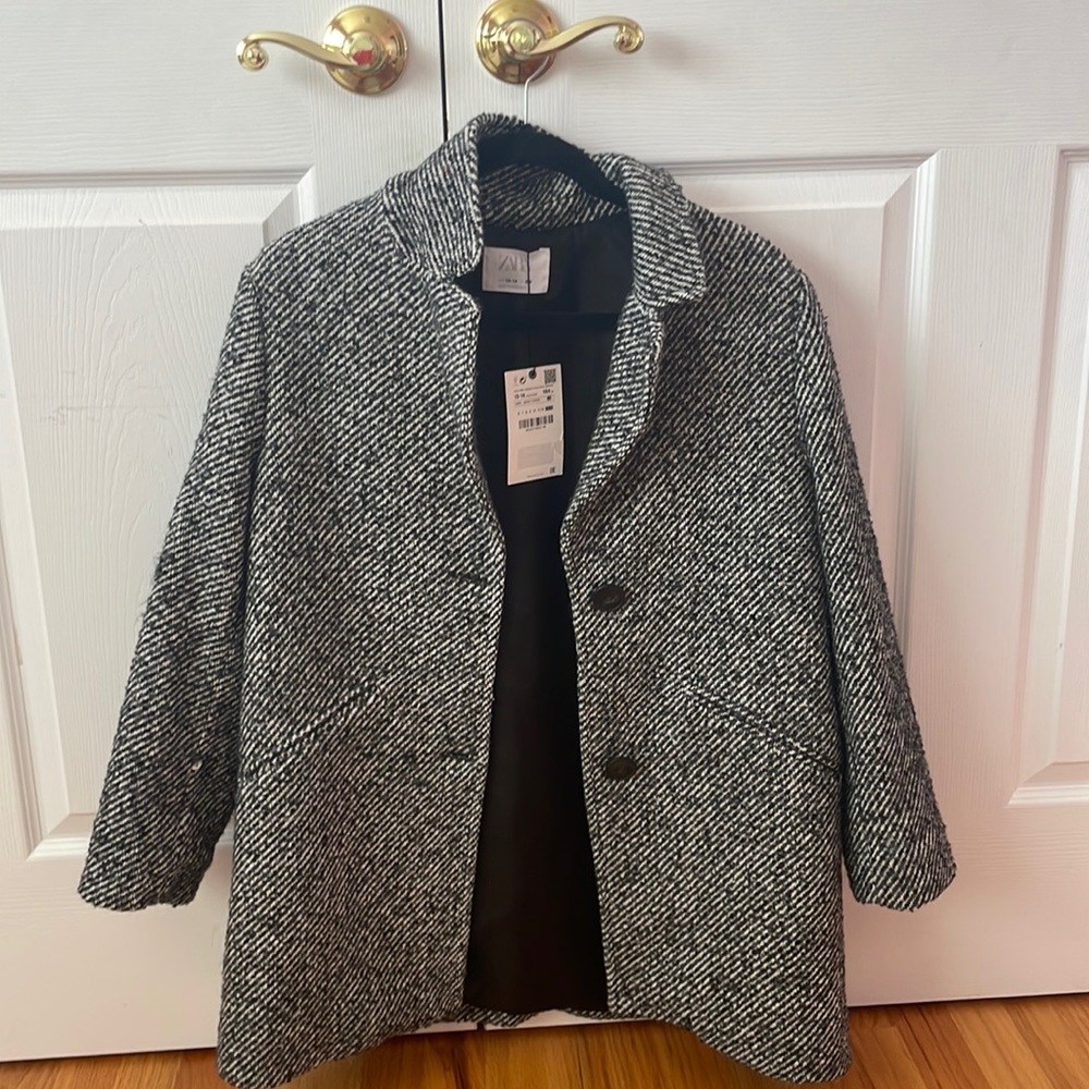 Black and white plaid coat. Ages 13-14